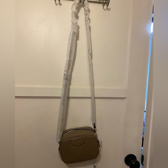 MARC JACOBS NWT Voyager Leather Square Crossbody Bag - Picture 5 of 11